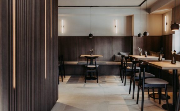 Felix Pöttinger Design设计的极简空间Restaurant Haus Jausern