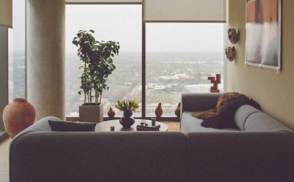 由Stelly Selway设计的极简公寓44 East Avenue