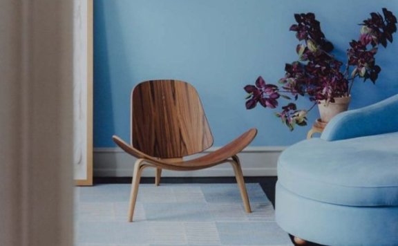 由Hans J. Wegner设计的Shell座椅亮相2023巴黎设计周