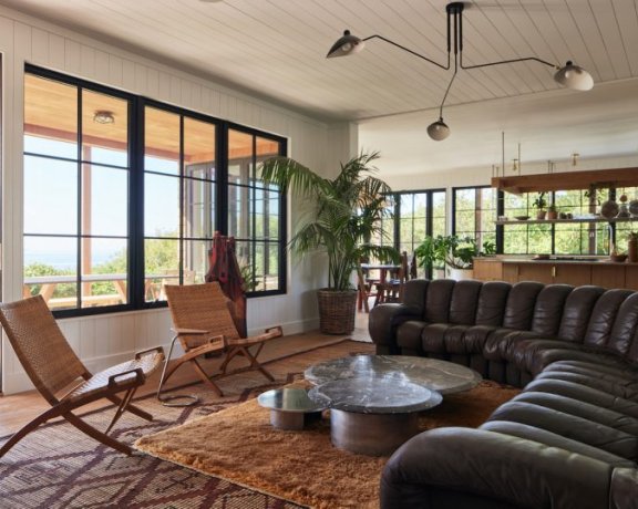 由Robert McKinley工作室设计的现代家居Captain Balfour