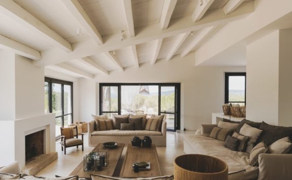 由BLOOMINT设计的简约住宅Villa Cap Roig