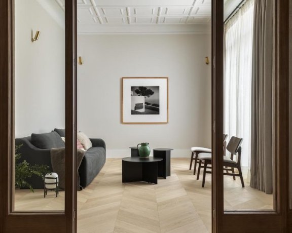 由Febrero设计的极简主义公寓MS7 Apartment