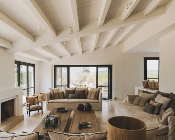 由BLOOMINT设计的简约住宅Villa Cap Roig