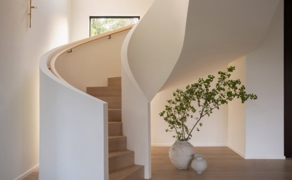 Fabiana Todescan设计的极简主义住宅Cranberry