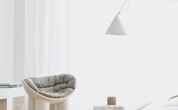 Robert-Eugen Dumitru设计的极简主义公寓M111