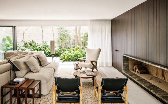 由Felipe Hess Arquitetos设计的简约住宅Casa Elisa