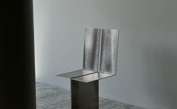 Pelle Dekker设计极简主义椅子Aluminium Chair