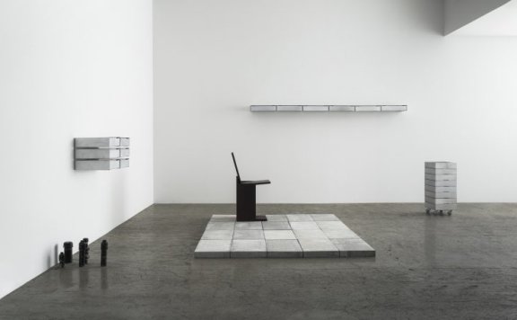 LICHT Gallery展览:CP-RV设计的极简椅子Azuki Chair