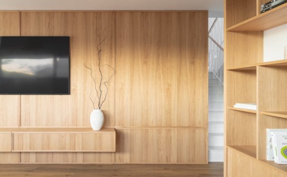 由Stefana Delia Costras设计的极简住宅FEELS