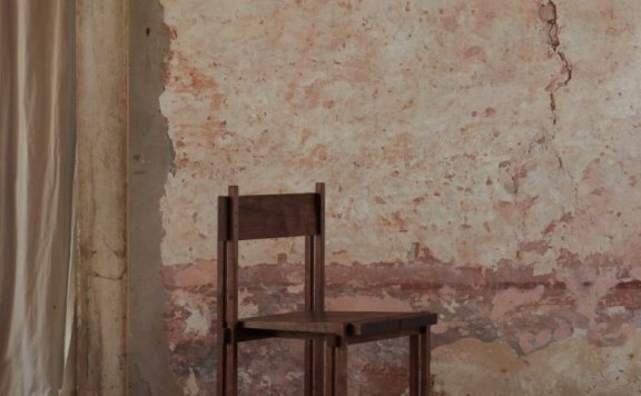 Filippo Andrighetto设计的极简堆叠椅Stack Chair