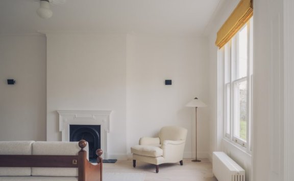 Sofia Xanthakou设计的极简公寓Warrington Crescent Flat