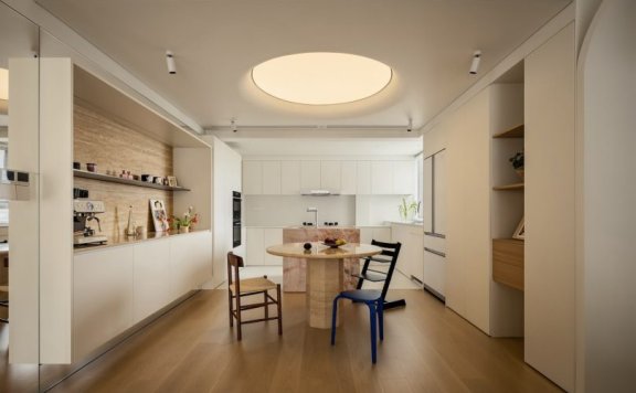 由Huang Guangjian设计的极简公寓Baiyun Renovation