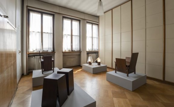 Ryuichi Kozeki设计的极简椅子Frame Structured Armchair