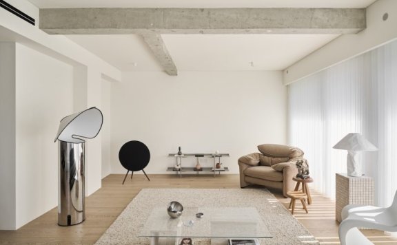 由Zhang Zihao设计的极简主义住宅Beijing Residence