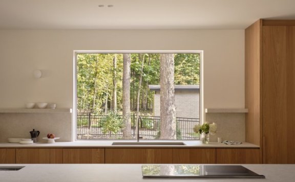 Vives St-Laurent设计的极简主义住宅Montpellier House