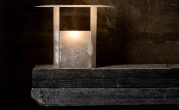 Studio Henry Wilson设计的极简主义台灯Pagoda Réflecteur