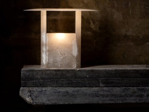 Studio Henry Wilson设计的极简主义台灯Pagoda Réflecteur