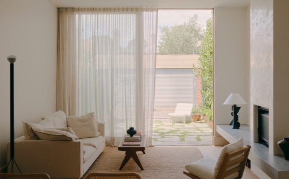 Alessia Ferrarini设计的极简住宅Fitzroy North Residence