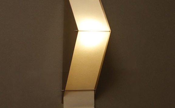 由Pedro Ávila设计的极简灯具Libra Wall Lamp