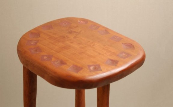 由Rafael Triboli设计的极简主义家具Stool