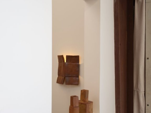 由Isabel Rower设计的极简主义壁灯Box Sconces