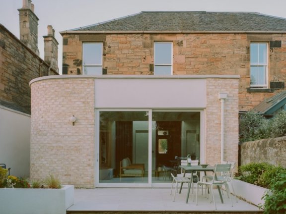 Pend Architects设计的极简主义住宅Catalog House