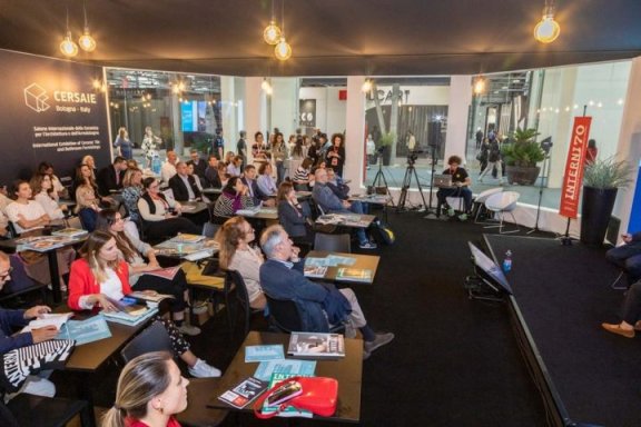 博洛尼亚陶瓷卫浴展：Cersaie 2025设计和建筑大放异彩