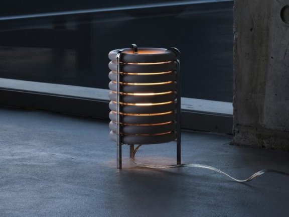 Akasaki & Vanhuyse设计的WA灯让东京火车零件重获新生