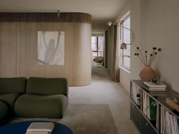 由Lovell Burton设计的极简主义公寓99 Spring Street