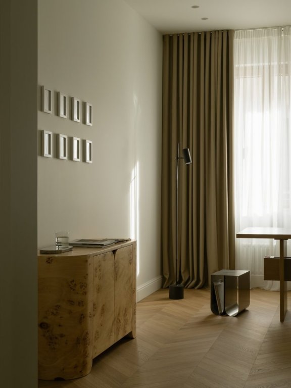 由Alexandra Levina设计的极简公寓Vasilievsky