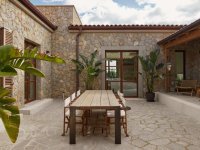 由Anjora设计的极简主义住宅Finca Anjora