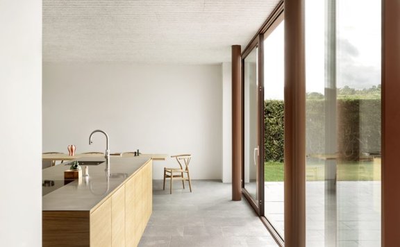 Valbæk Brørup Arkitekter设计的极简住宅Kildeskovsvej