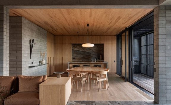 Roberts Gray Architects设计的极简住宅S.K.I. House