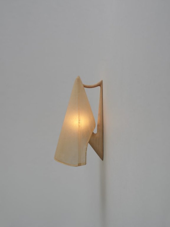 Thomas Yang Studio设计的极简灯具Tian Den Sconce