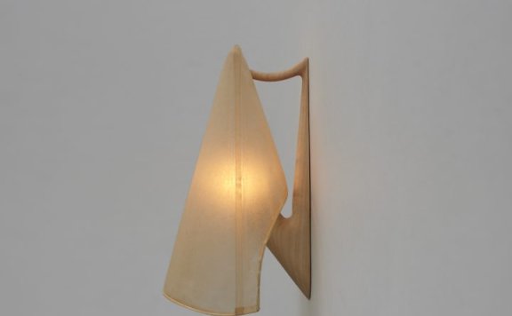 Thomas Yang Studio设计的极简灯具Tian Den Sconce