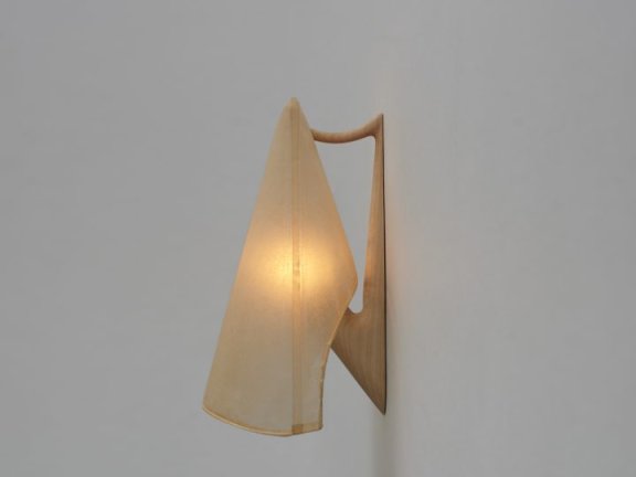Thomas Yang Studio设计的极简灯具Tian Den Sconce