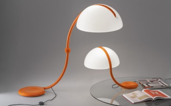 Serpente 灯具以大胆的橙色庆祝其诞生 60 周年