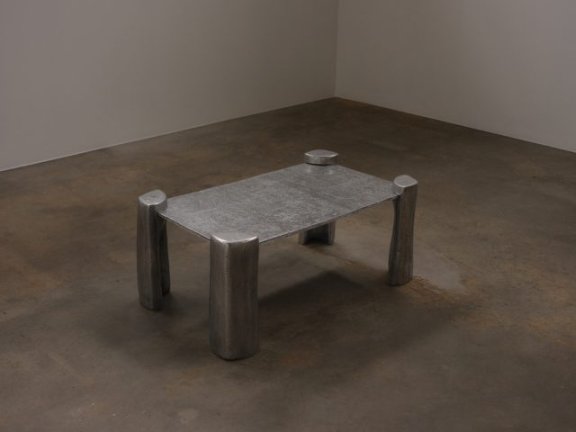 SATURDAY YARD WORK设计的极简咖啡桌Cast Coffee Table