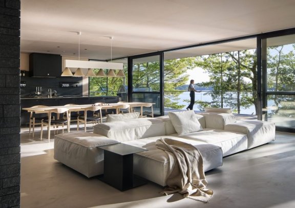 Akb Architects 设计的极简住宅Sagamore North Cottage