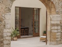 由 NØRA Studio 设计的极简主义住宅 Born 10