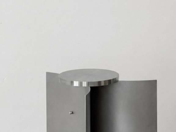 Regarding Relations 设计的极简边桌 Asymptote Side Table