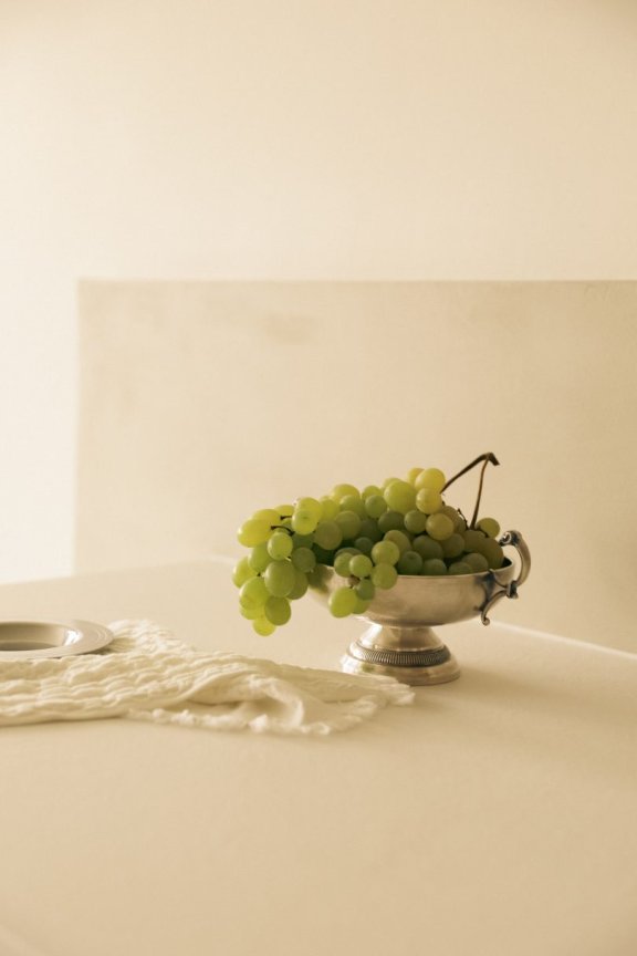 ONO Studio设计的极简主义公寓Oberkampf Apartment