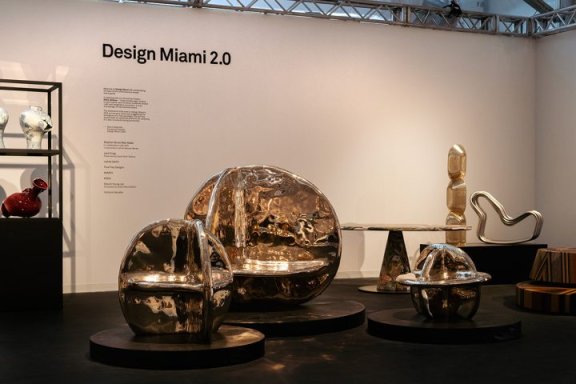Design Miami 2025：Tina Frey的Orbit系列将我们与宇宙紧密相