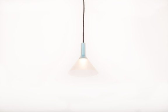 Andrew King Studio 设计的极简吊灯 Veil Pendant