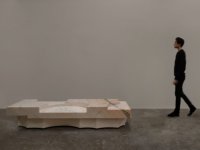 EWE Studio 设计的极简主义咖啡桌 Altar Coffee Table