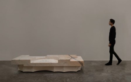 EWE Studio 设计的极简主义咖啡桌 Altar Coffee Table