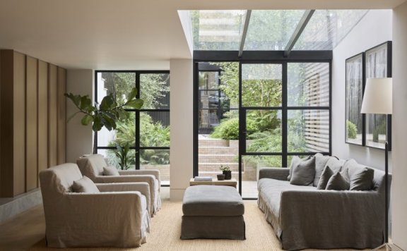 Studio Arka 设计的极简主义别墅 Chelsea Residence