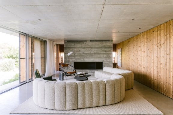 Adrián Bedoya 设计的极简主义度假别墅 Ibiza Residence