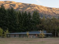 由 Nuku 设计的极简主义住宅 Mount Barker House