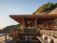 Huber Design Studio 设计的极简主义餐厅 Sal Restaurant